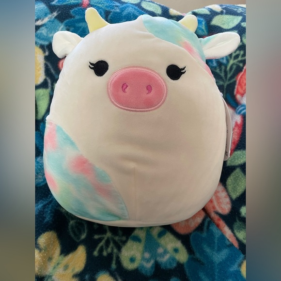 CANDESS the cow 8” Squishmallow - Picture 1 of 4